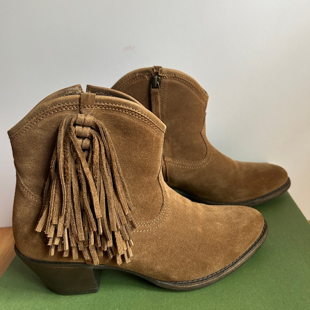 Ariat Suede Duchess Boots with Side Fringe Size 6.5